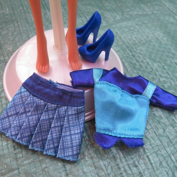 Winx Club Flora School Edition Magical Glamour - Picture 3 of 5